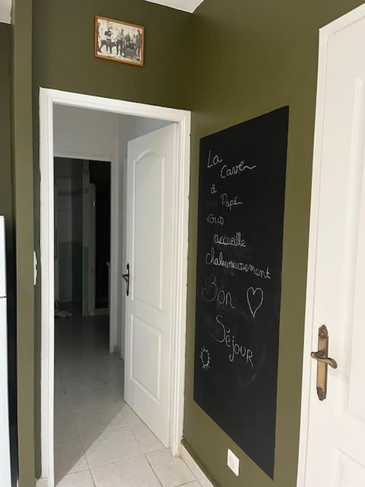 Apartment La Cave A Pape